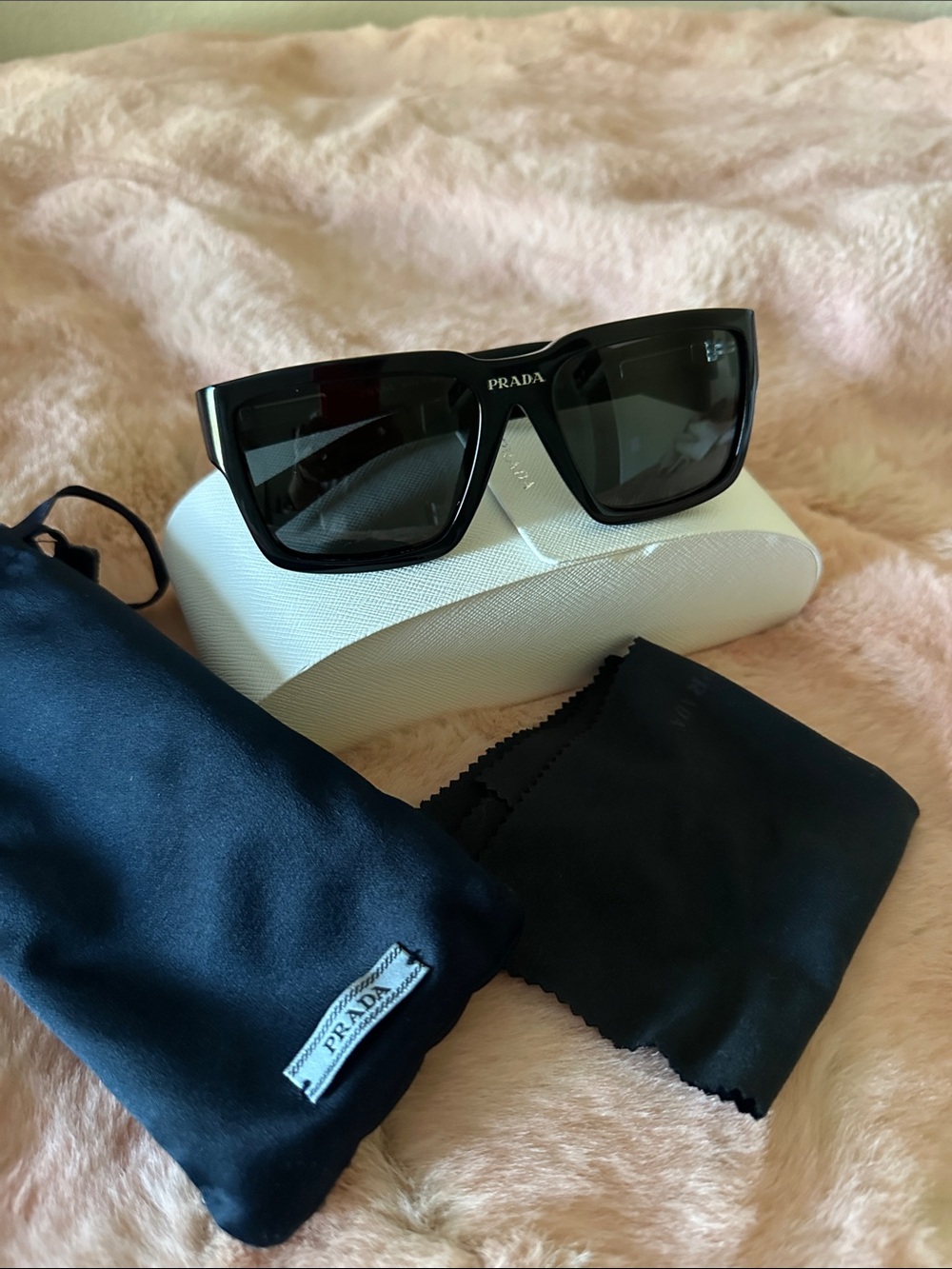 PRADA Unisex Sunglasses Mint cond Made in Italy 55 17